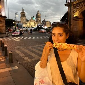 Meet your Posher, Daniela